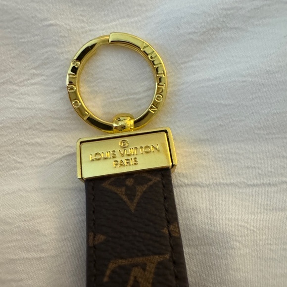 Louis Vuitton Dragonne Key Holder - Picture 4 of 6